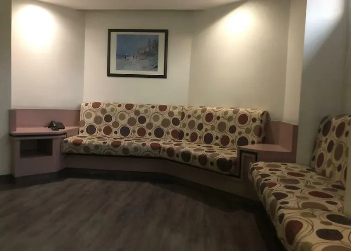 Guadalajara Hotel 2*